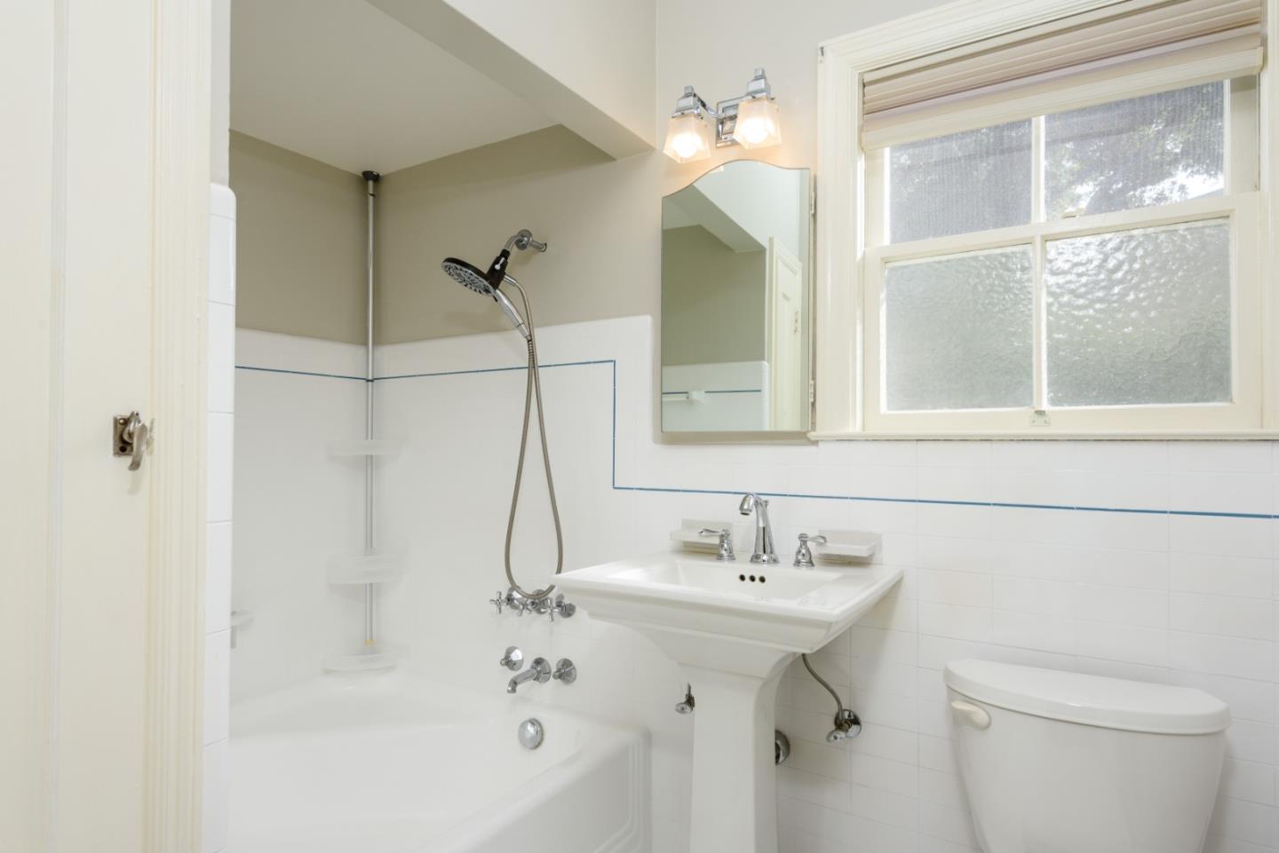 Detail Gallery Image 15 of 21 For 151 Arroyo Ct #4,  San Mateo,  CA 94402 - 2 Beds | 1 Baths