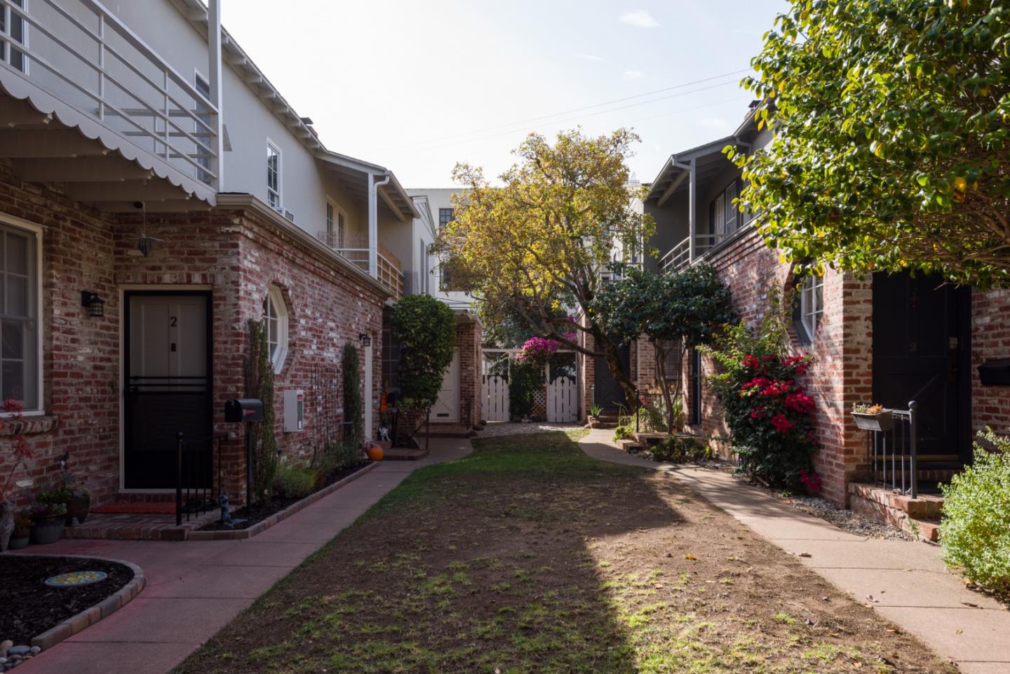 Detail Gallery Image 18 of 21 For 151 Arroyo Ct #4,  San Mateo,  CA 94402 - 2 Beds | 1 Baths