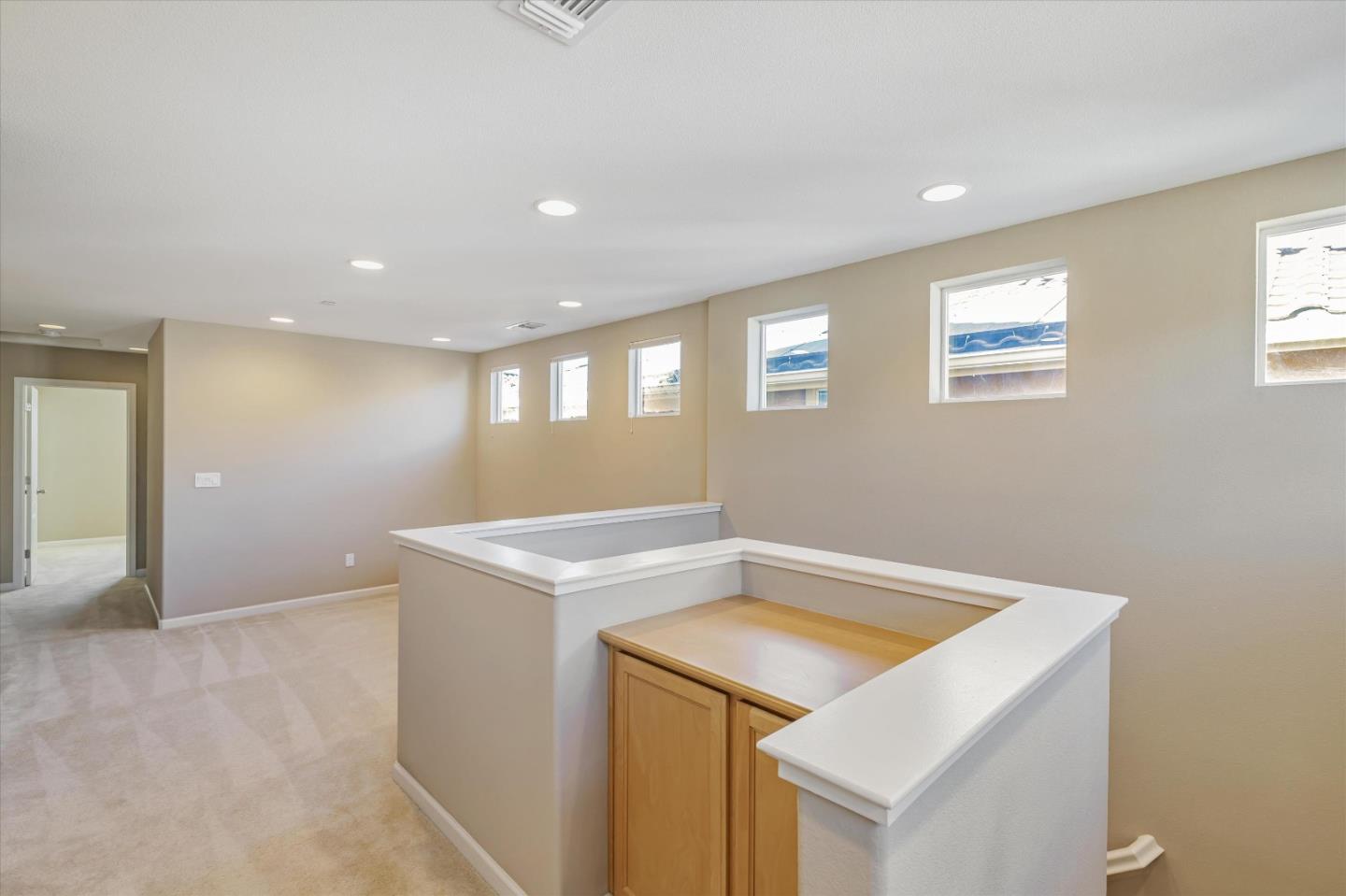 Detail Gallery Image 12 of 32 For 82 Caspian Way, Gilroy,  CA 95020 - 3 Beds | 2/1 Baths