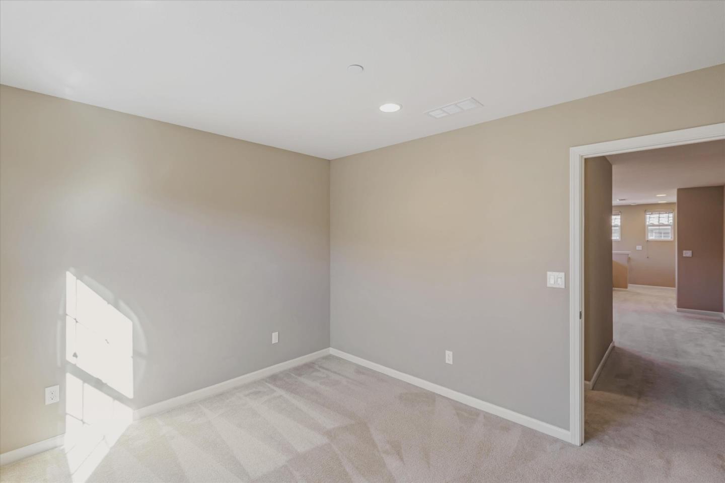 Detail Gallery Image 18 of 32 For 82 Caspian Way, Gilroy,  CA 95020 - 3 Beds | 2/1 Baths