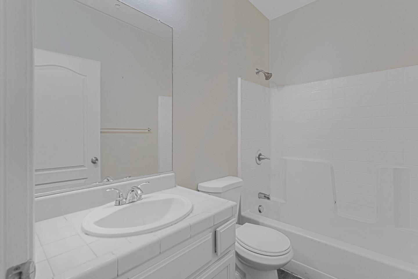 Detail Gallery Image 28 of 36 For 712 Teneyuque Ave, Greenfield,  CA 93927 - 3 Beds | 2/1 Baths