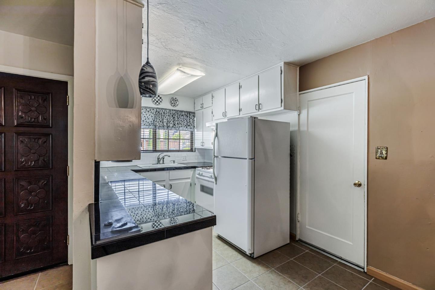 Detail Gallery Image 12 of 39 For 263 Maple St, Hollister,  CA 95023 - 3 Beds | 1 Baths