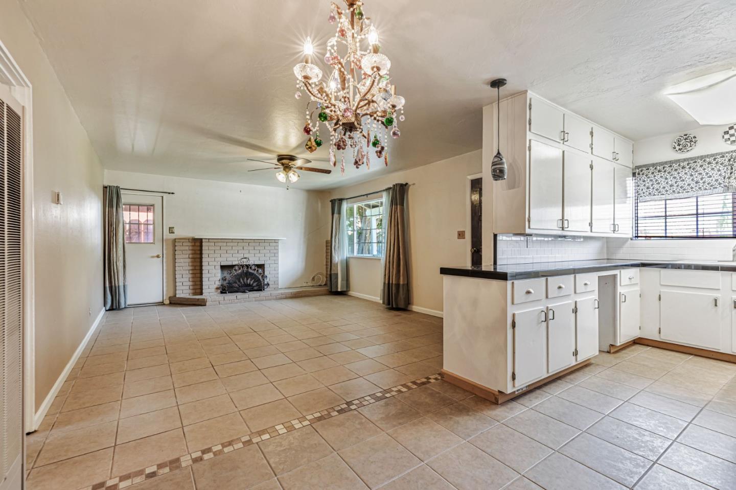 Detail Gallery Image 13 of 39 For 263 Maple St, Hollister,  CA 95023 - 3 Beds | 1 Baths