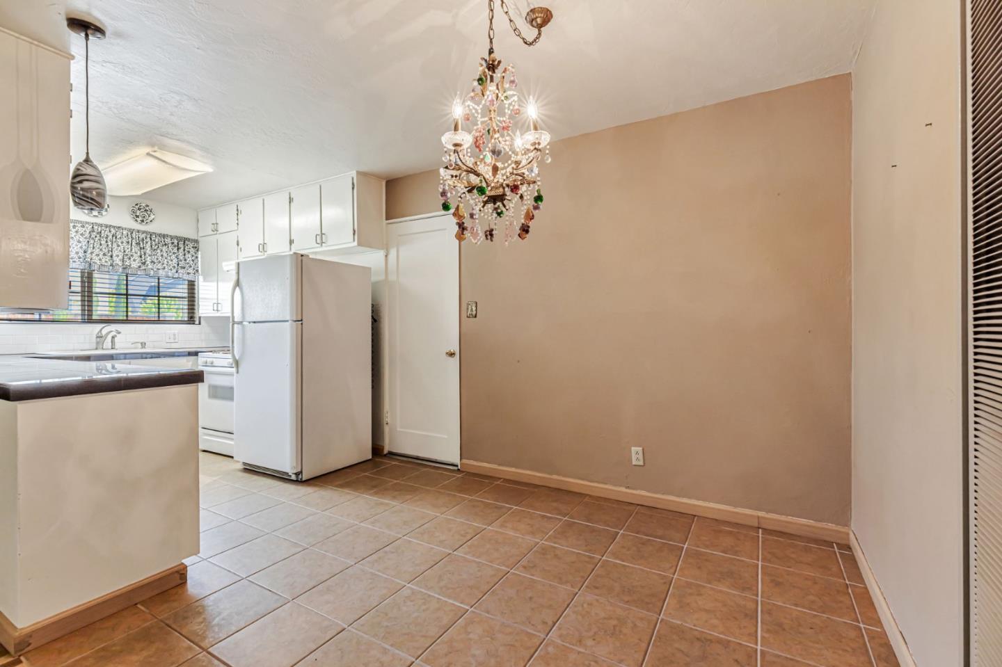 Detail Gallery Image 14 of 39 For 263 Maple St, Hollister,  CA 95023 - 3 Beds | 1 Baths