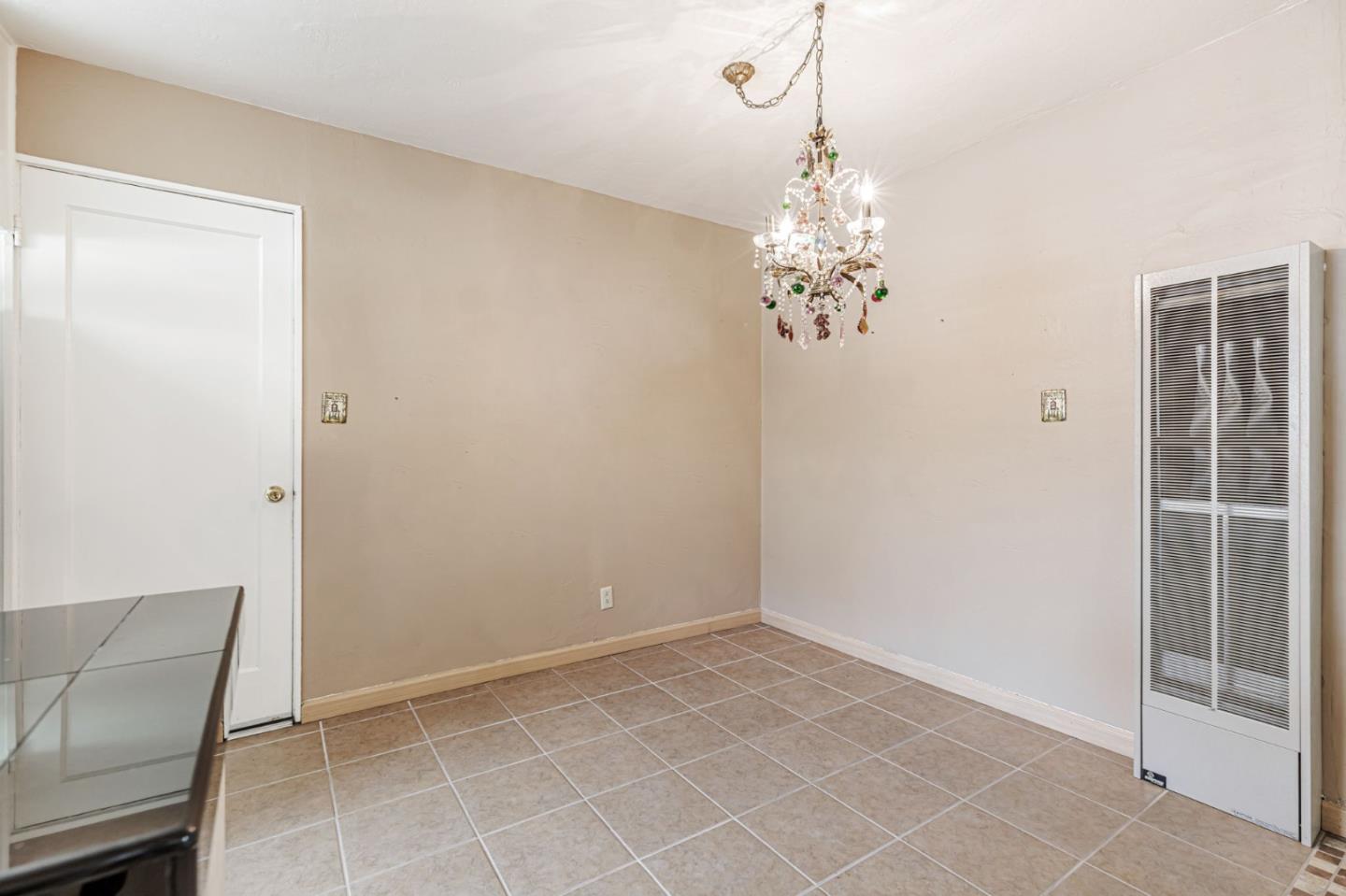 Detail Gallery Image 15 of 39 For 263 Maple St, Hollister,  CA 95023 - 3 Beds | 1 Baths