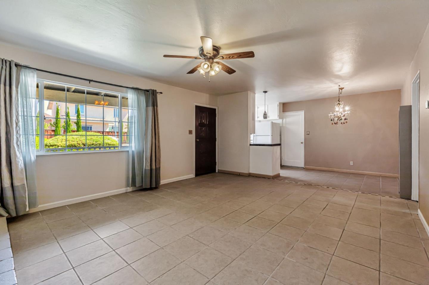 Detail Gallery Image 7 of 39 For 263 Maple St, Hollister,  CA 95023 - 3 Beds | 1 Baths