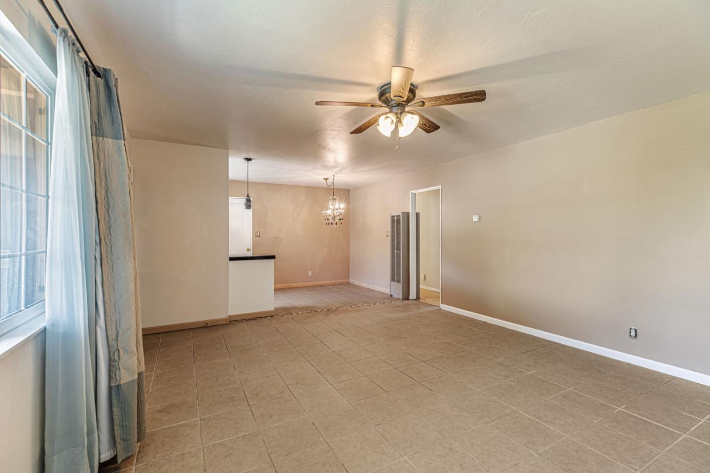 Detail Gallery Image 8 of 39 For 263 Maple St, Hollister,  CA 95023 - 3 Beds | 1 Baths