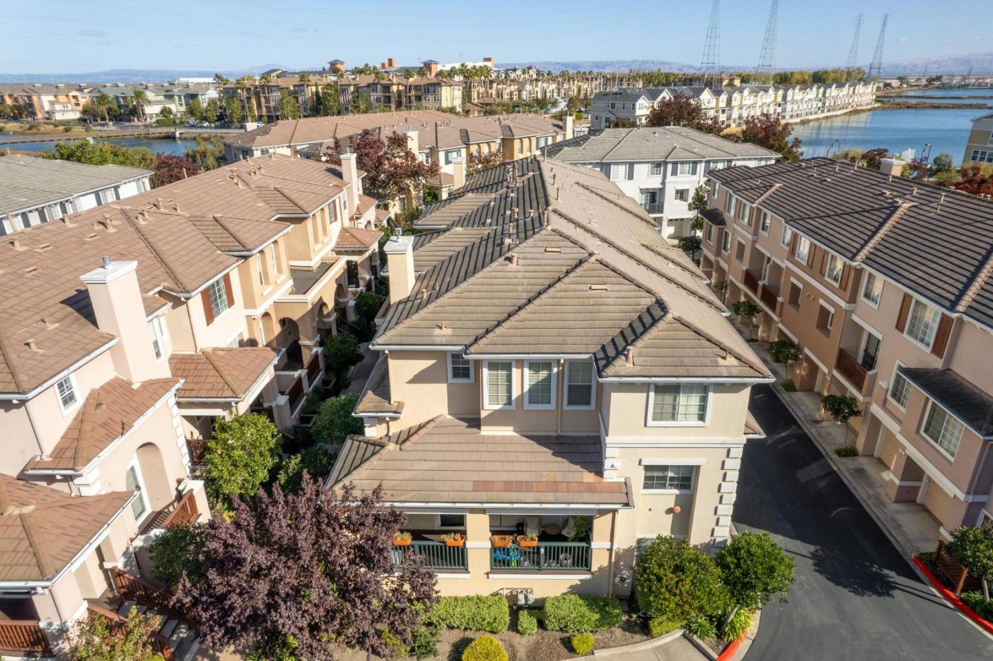 Detail Gallery Image 32 of 45 For 103 Sydney Ln, Redwood City,  CA 94063 - 3 Beds | 2/1 Baths