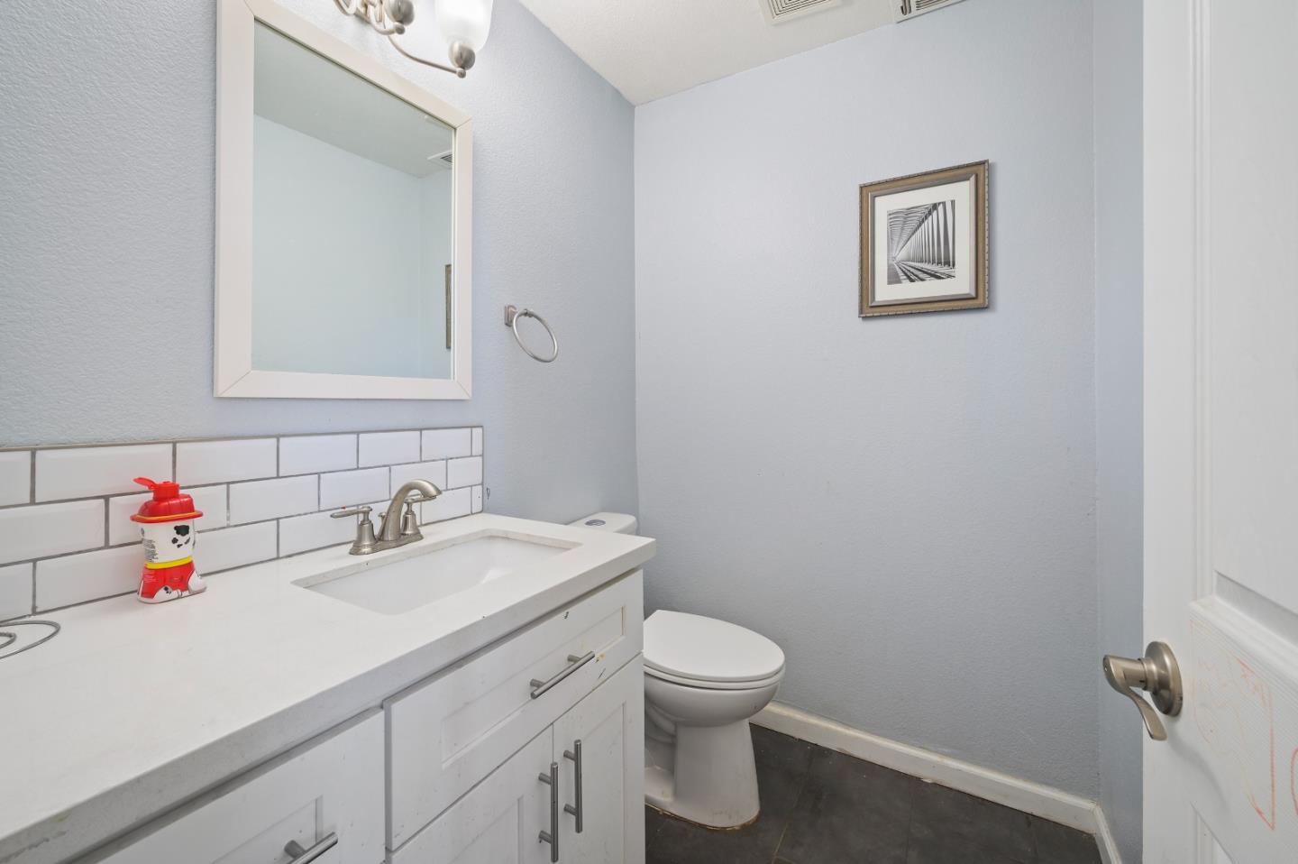 Detail Gallery Image 10 of 18 For 3330 Konig Ct, Stockton,  CA 95206 - 4 Beds | 2/1 Baths