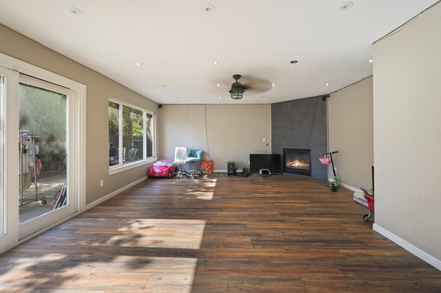 Detail Gallery Image 9 of 18 For 3330 Konig Ct, Stockton,  CA 95206 - 4 Beds | 2/1 Baths