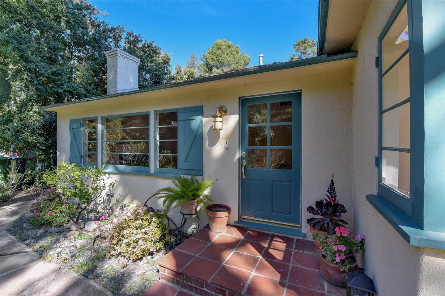 Detail Gallery Image 1 of 1 For 8117 Elrita Dr, Los Angeles,  CA 90046 - 2 Beds | 1 Baths