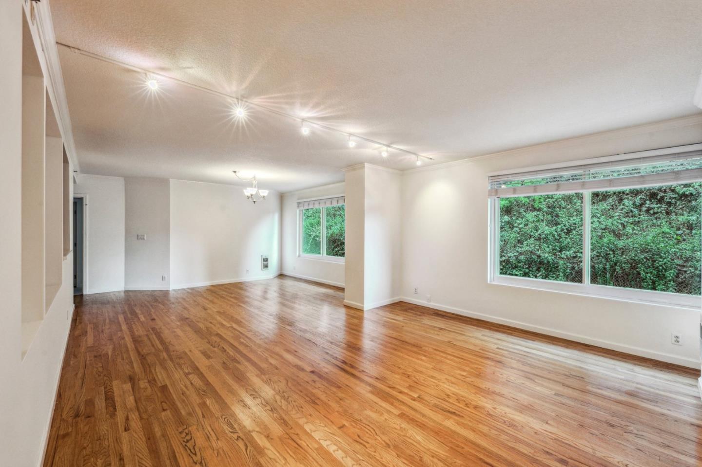 Detail Gallery Image 1 of 1 For 111 Chestnut St #203,  San Francisco,  CA 94111 - 2 Beds | 2 Baths
