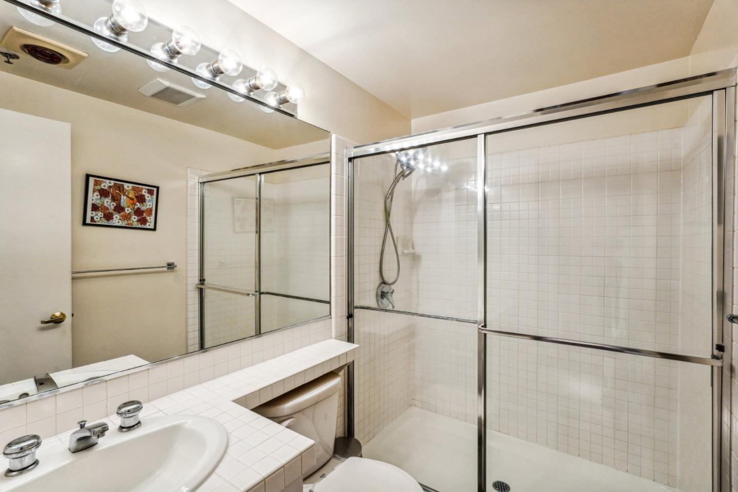 Detail Gallery Image 11 of 17 For 111 Chestnut St #203,  San Francisco,  CA 94111 - 2 Beds | 2 Baths