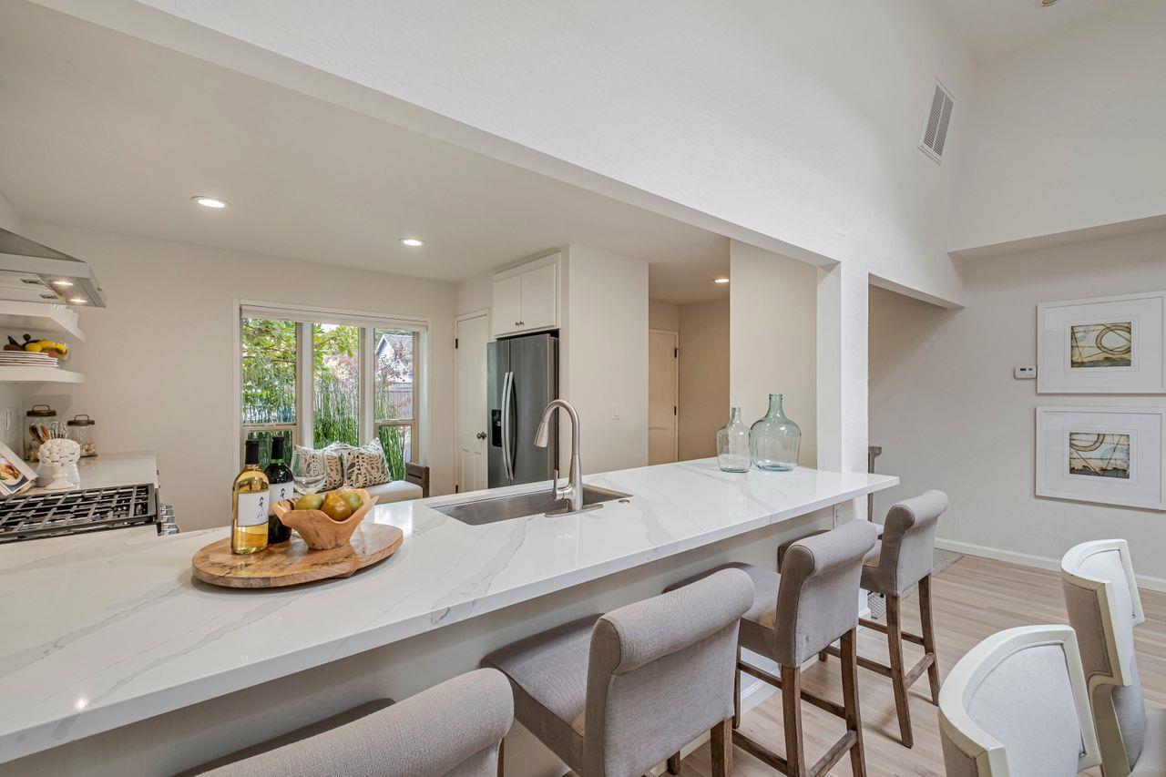 Detail Gallery Image 9 of 51 For 439 Cliff Dr, Aptos,  CA 95003 - 3 Beds | 2 Baths