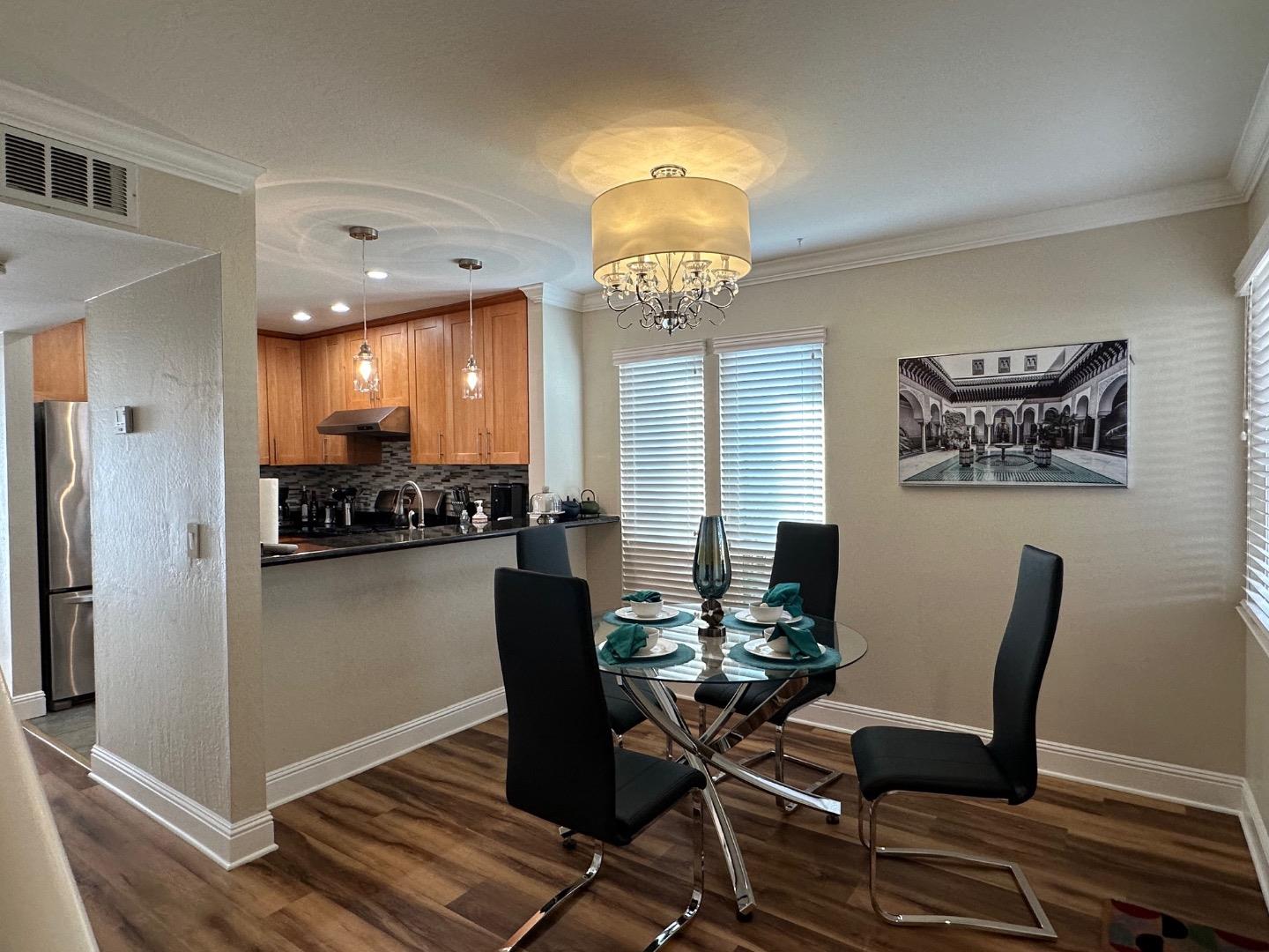 Detail Gallery Image 2 of 19 For 1290 Terra Nova Blvd, Pacifica,  CA 94044 - 2 Beds | 1/1 Baths