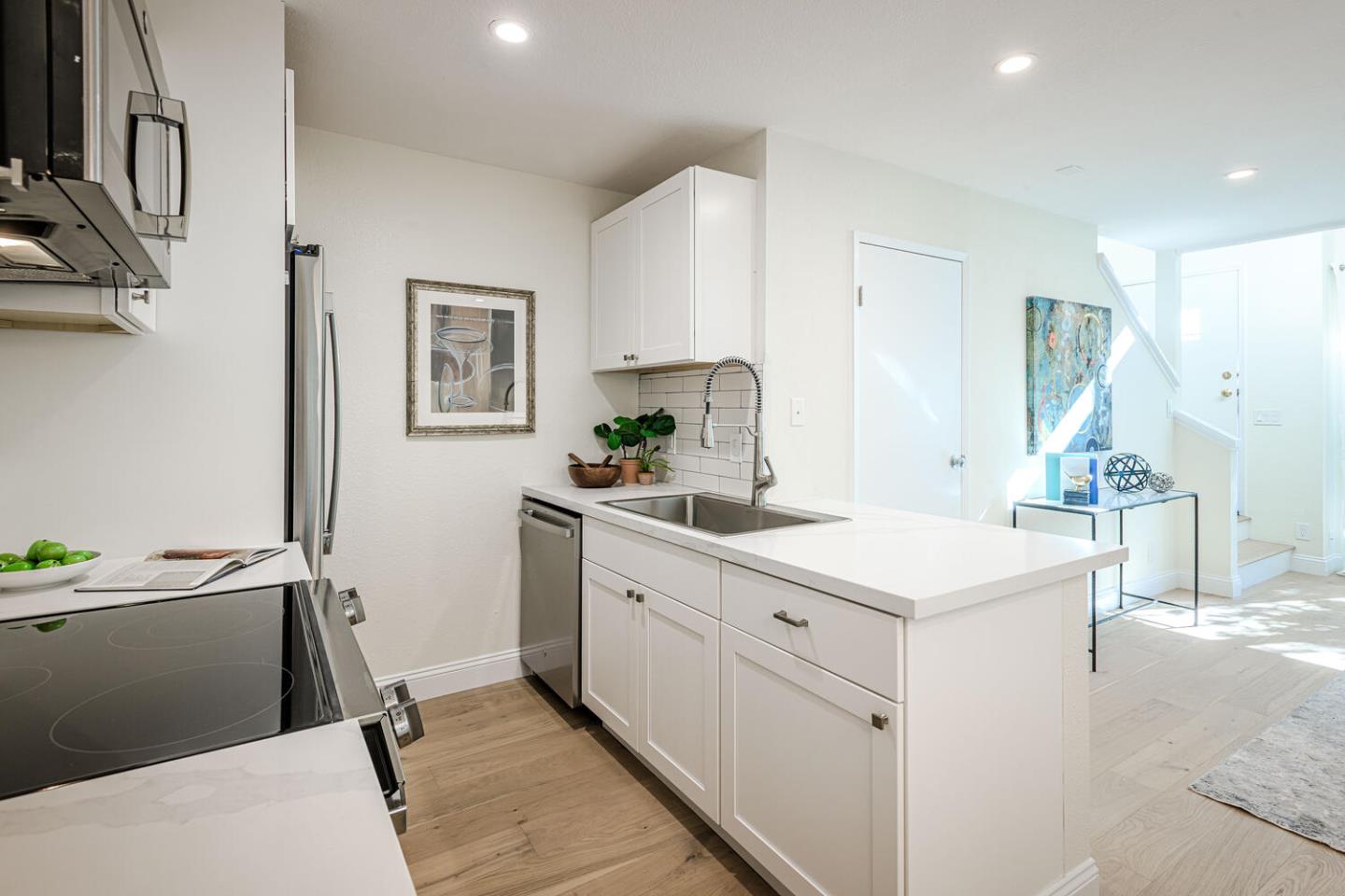 Detail Gallery Image 6 of 18 For 397 Half Moon Ln #12,  Daly City,  CA 94015 - 1 Beds | 1 Baths