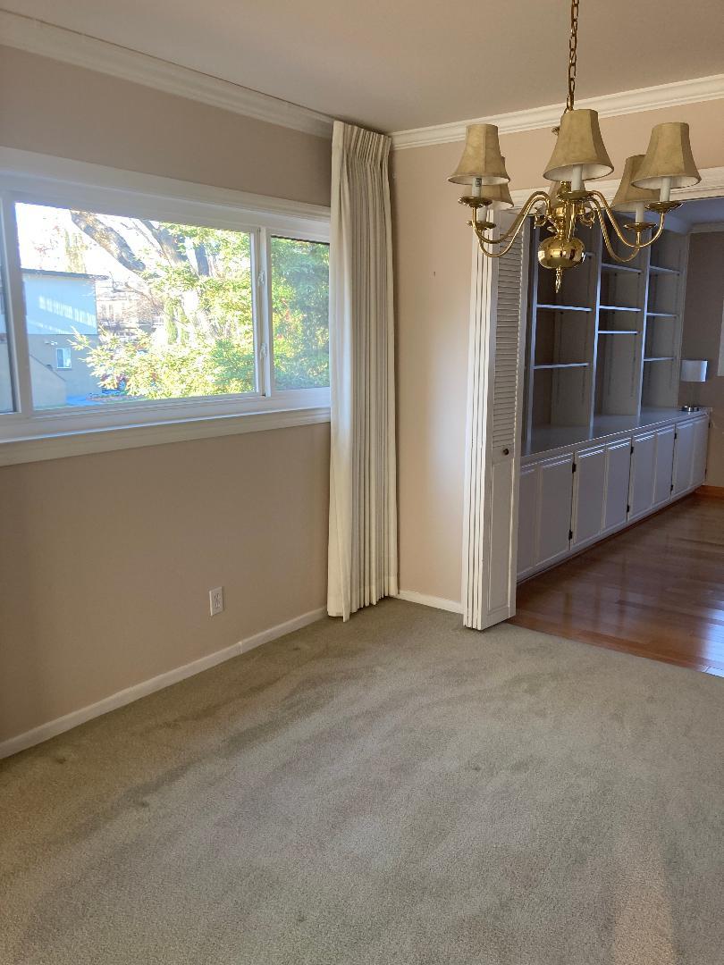 Detail Gallery Image 8 of 23 For 1103 Crompton Rd, Redwood City,  CA 94061 - 3 Beds | 2 Baths