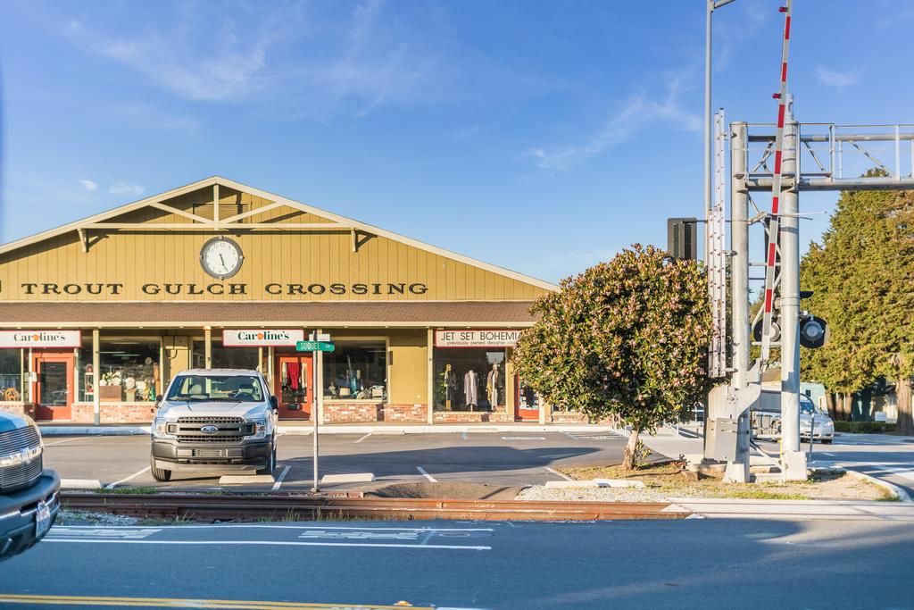 Detail Gallery Image 51 of 52 For 2001 Cathedral Dr, Aptos,  CA 95003 - 2 Beds | 2 Baths