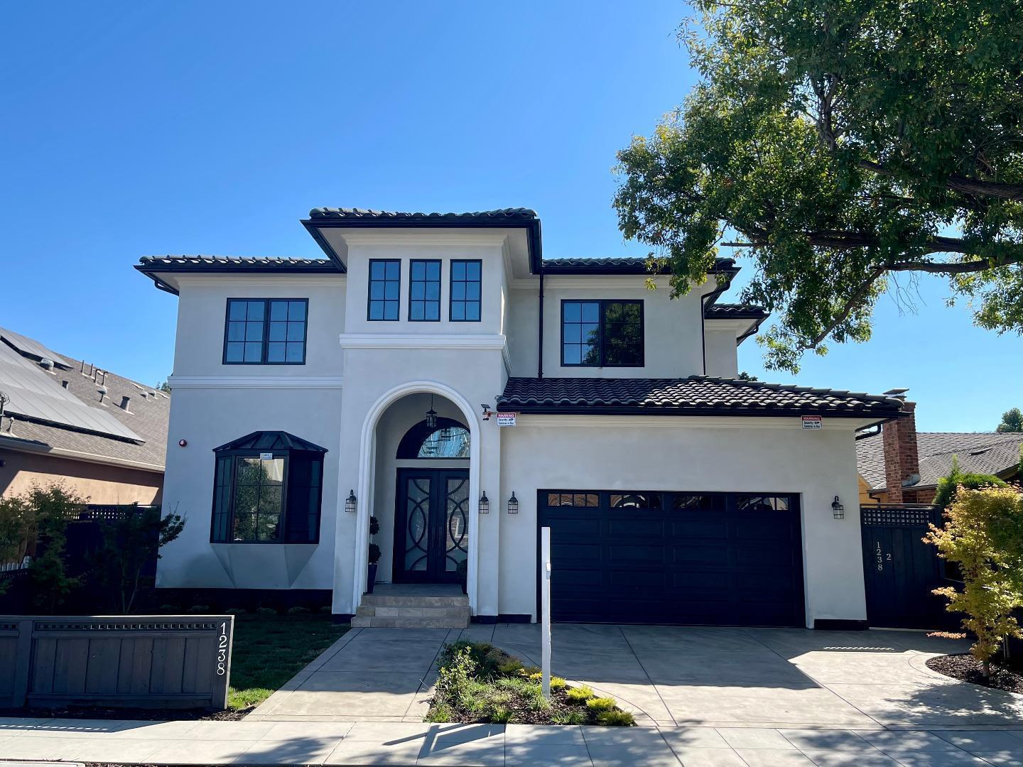 Detail Gallery Image 2 of 42 For 1238 Blewett Ave, San Jose,  CA 95125 - 6 Beds | 6/1 Baths