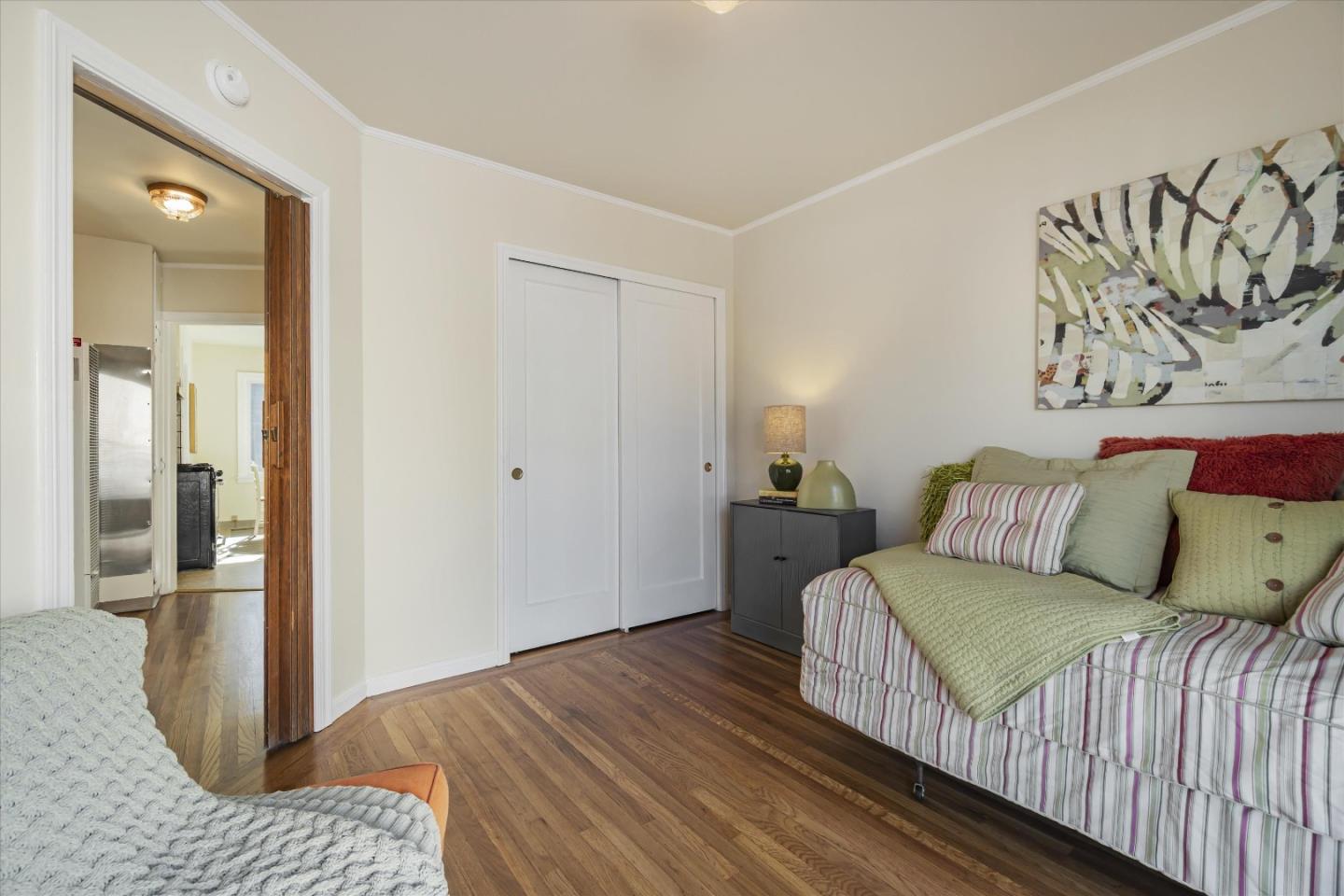 Detail Gallery Image 15 of 44 For 1343 Cortland Ave, San Francisco,  CA 94110 - 2 Beds | 1 Baths