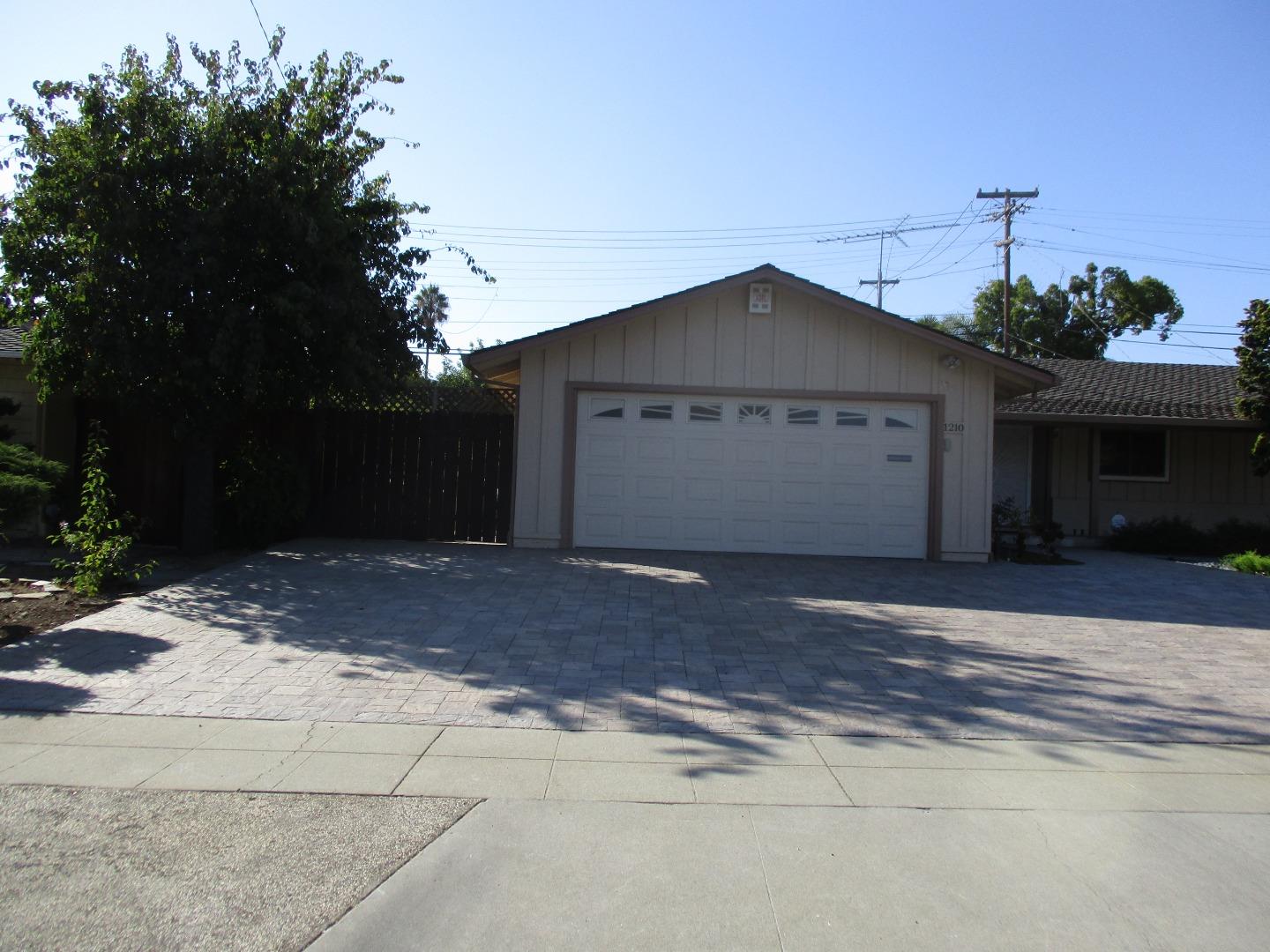 Detail Gallery Image 4 of 24 For 1210 Washoe Dr, San Jose,  CA 95120 - 3 Beds | 3/1 Baths