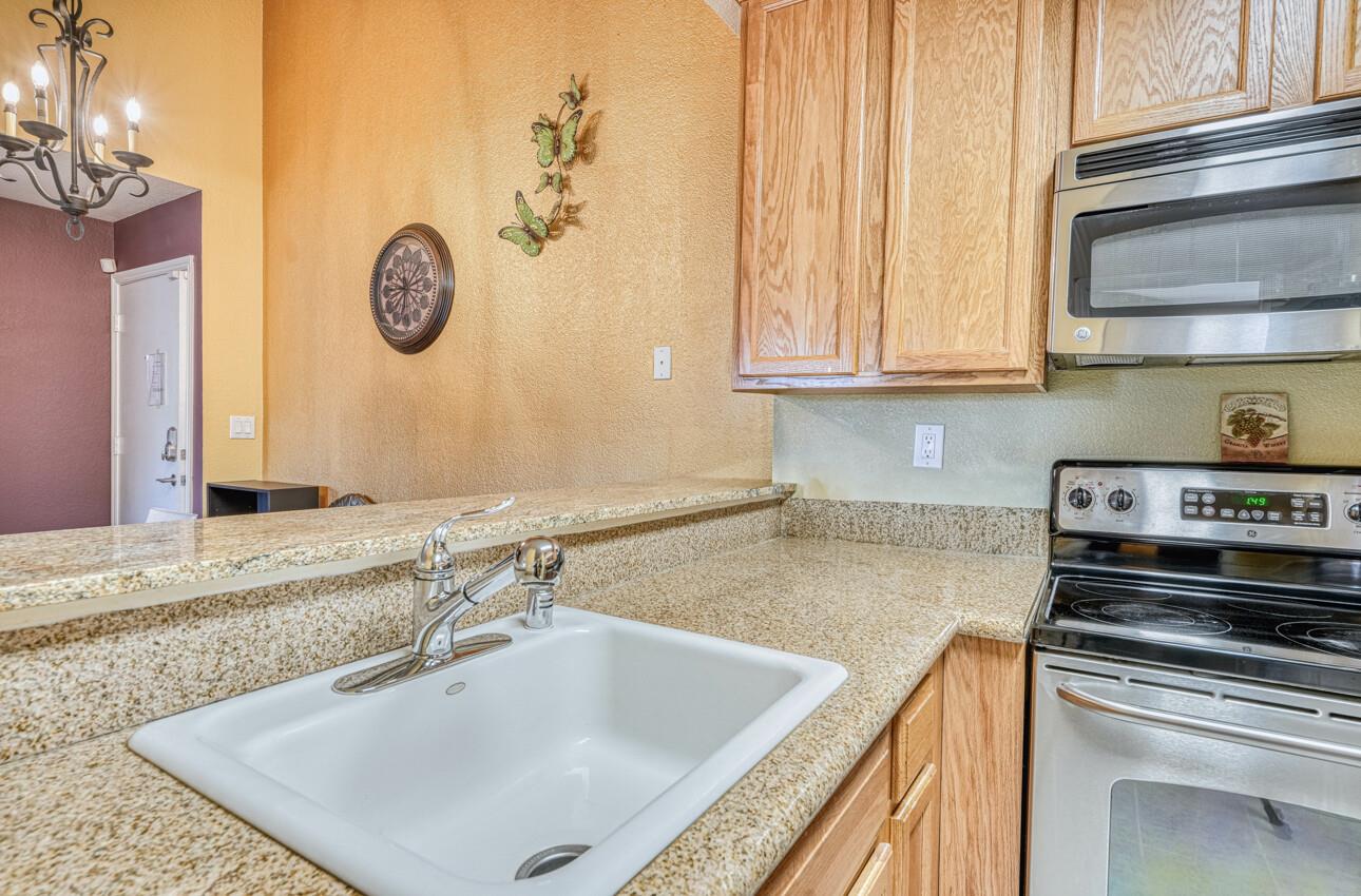 Detail Gallery Image 11 of 22 For 409 Tyler Pl #L,  Salinas,  CA 93906 - 2 Beds | 2 Baths