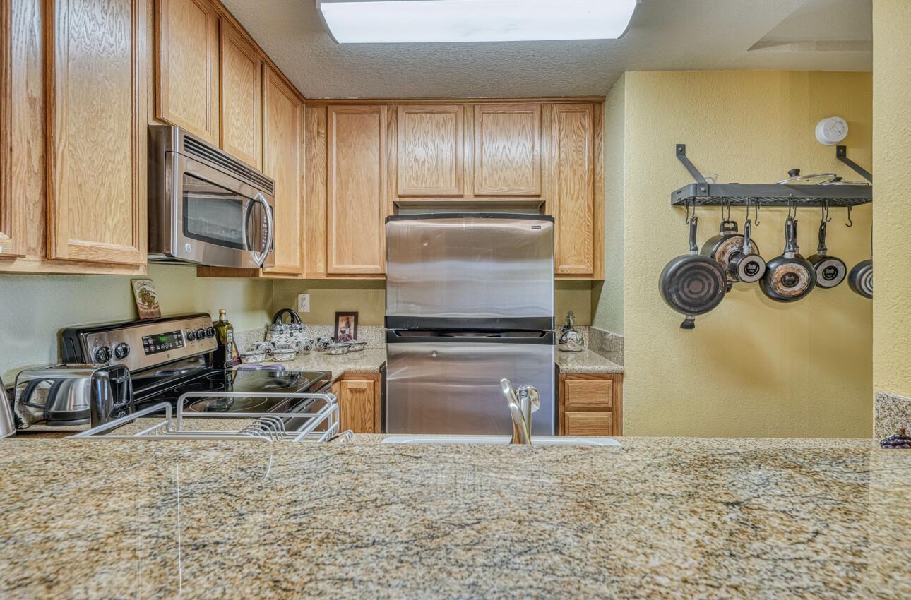 Detail Gallery Image 12 of 22 For 409 Tyler Pl #L,  Salinas,  CA 93906 - 2 Beds | 2 Baths