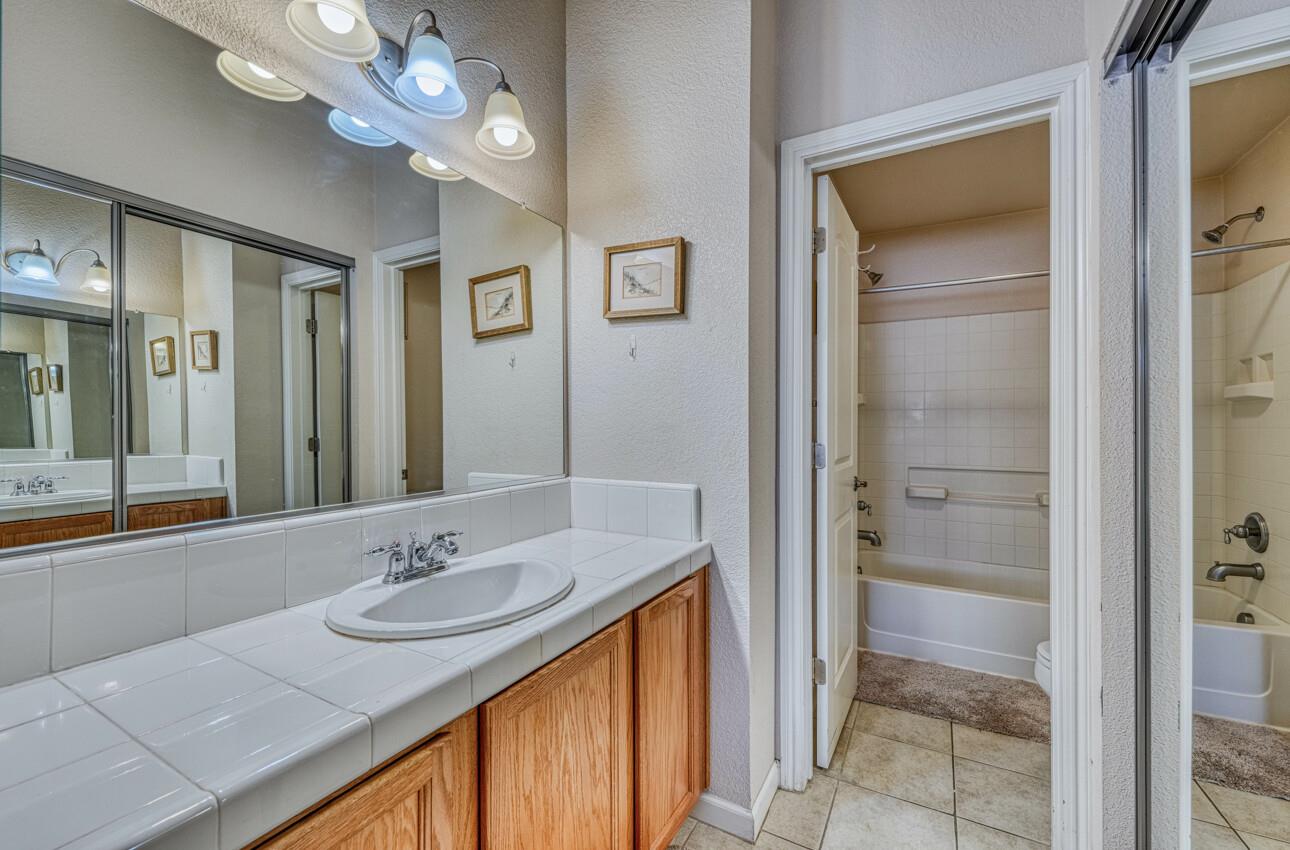 Detail Gallery Image 16 of 22 For 409 Tyler Pl #L,  Salinas,  CA 93906 - 2 Beds | 2 Baths