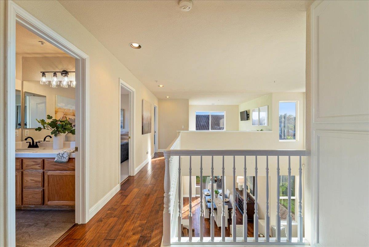 Detail Gallery Image 15 of 26 For 1677 Stony Brook Dr, Salinas,  CA 93906 - 4 Beds | 2/1 Baths