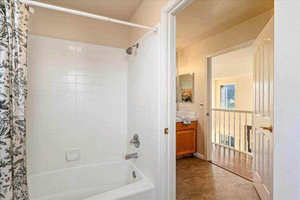 Detail Gallery Image 17 of 26 For 1677 Stony Brook Dr, Salinas,  CA 93906 - 4 Beds | 2/1 Baths