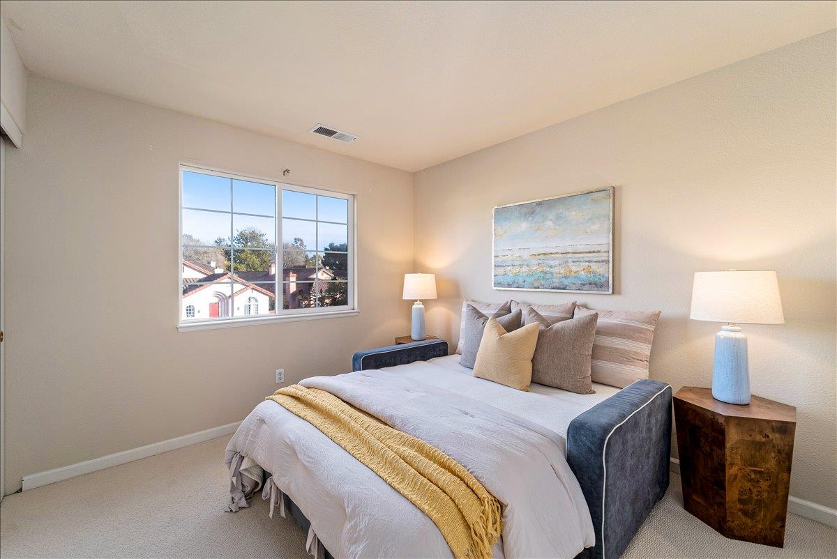 Detail Gallery Image 18 of 26 For 1677 Stony Brook Dr, Salinas,  CA 93906 - 4 Beds | 2/1 Baths