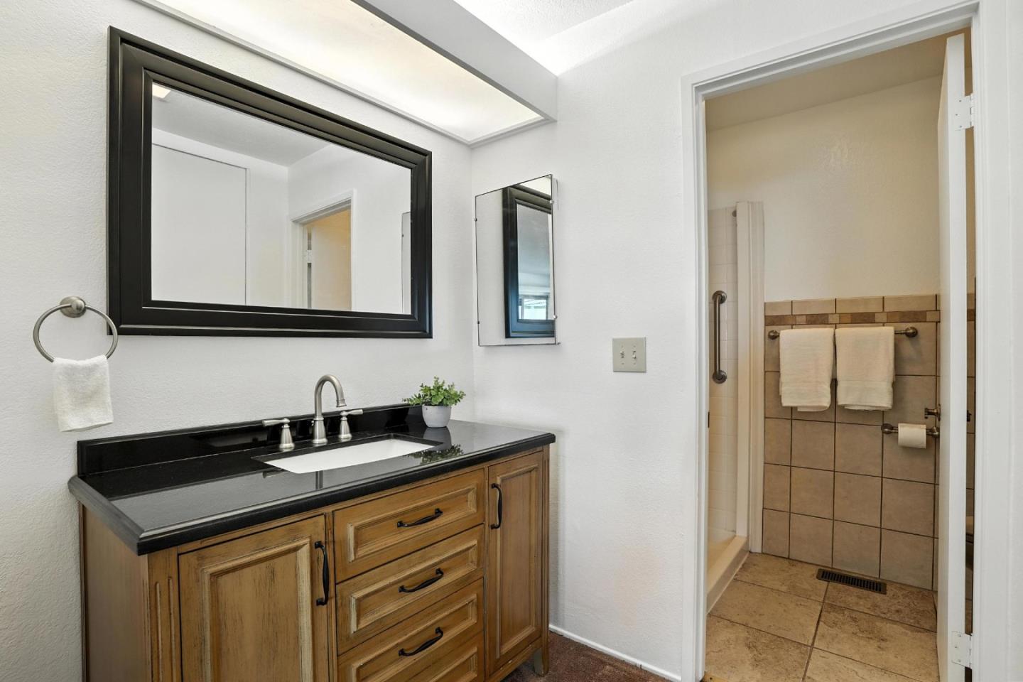 Detail Gallery Image 18 of 28 For 451 Roberts Rd, Pacifica,  CA 94044 - 2 Beds | 2/1 Baths