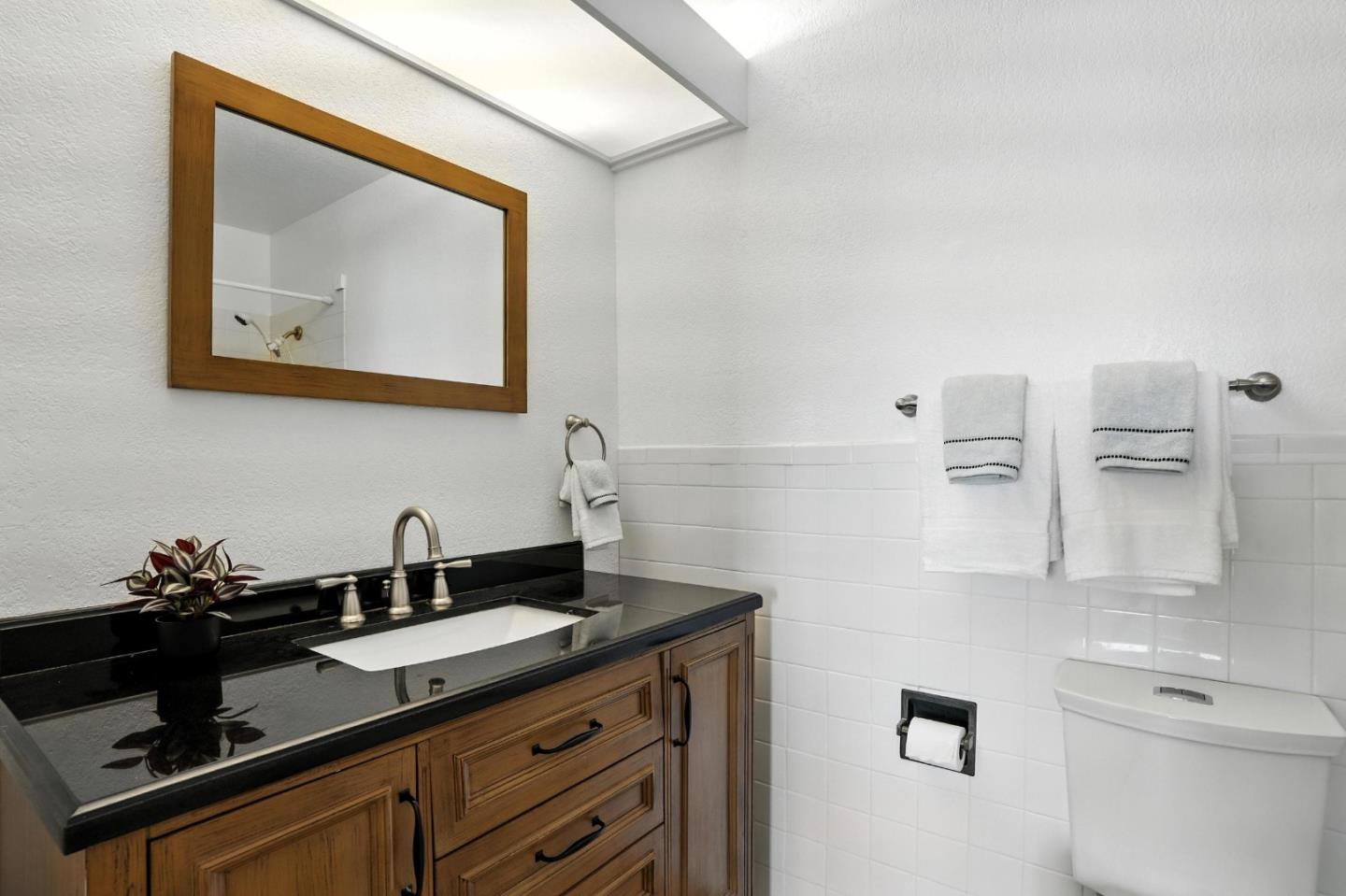 Detail Gallery Image 21 of 28 For 451 Roberts Rd, Pacifica,  CA 94044 - 2 Beds | 2/1 Baths