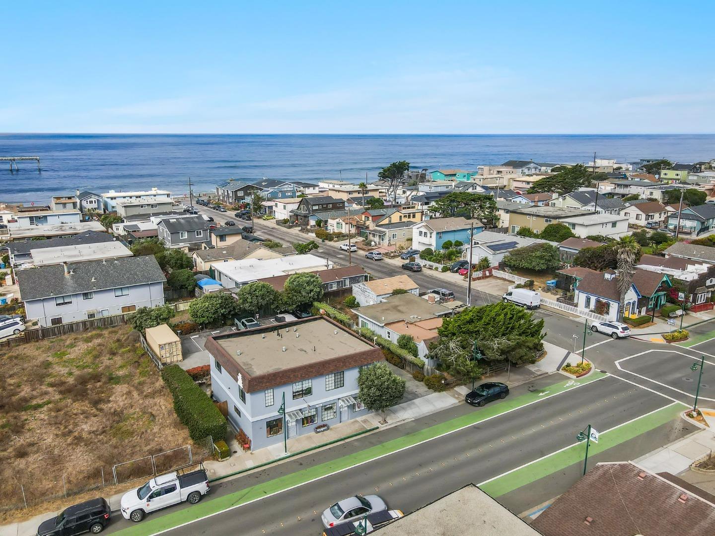 Detail Gallery Image 4 of 14 For Palmetto Ave, Pacifica,  CA 94044 - – Beds | – Baths