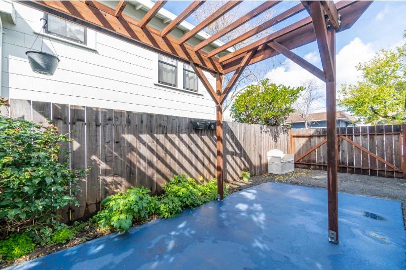 Detail Gallery Image 42 of 45 For 2400 Bonar St, Berkeley,  CA 94702 - 3 Beds | 2 Baths