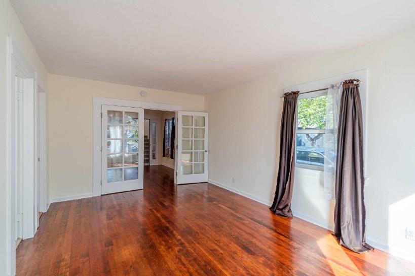 Detail Gallery Image 8 of 45 For 2400 Bonar St, Berkeley,  CA 94702 - 3 Beds | 2 Baths