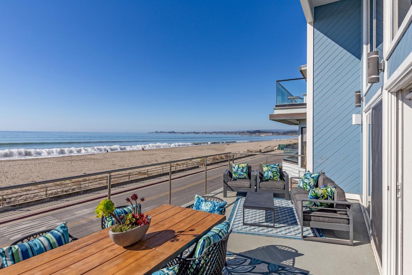 Detail Gallery Image 14 of 44 For 317 Beach Dr, Aptos,  CA 95003 - 5 Beds | 3 Baths