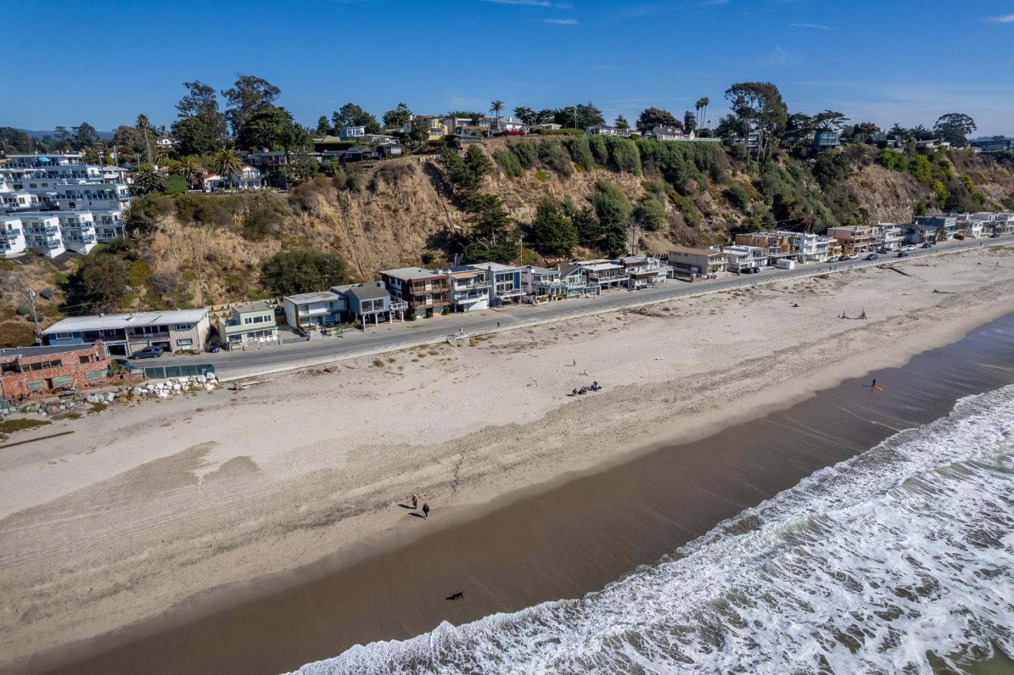 Detail Gallery Image 7 of 44 For 317 Beach Dr, Aptos,  CA 95003 - 5 Beds | 3 Baths