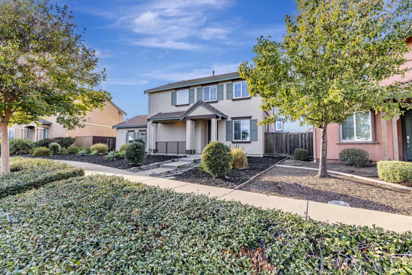 Detail Gallery Image 3 of 55 For 224 Cogburn Cir, Vacaville,  CA 95687 - 3 Beds | 2/1 Baths