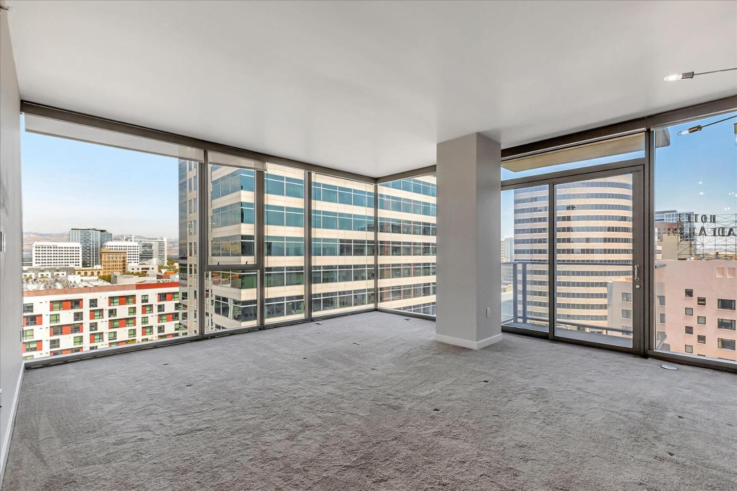 Detail Gallery Image 3 of 22 For 38 N Almaden Blvd #1320,  San Jose,  CA 95110 - 2 Beds | 2 Baths