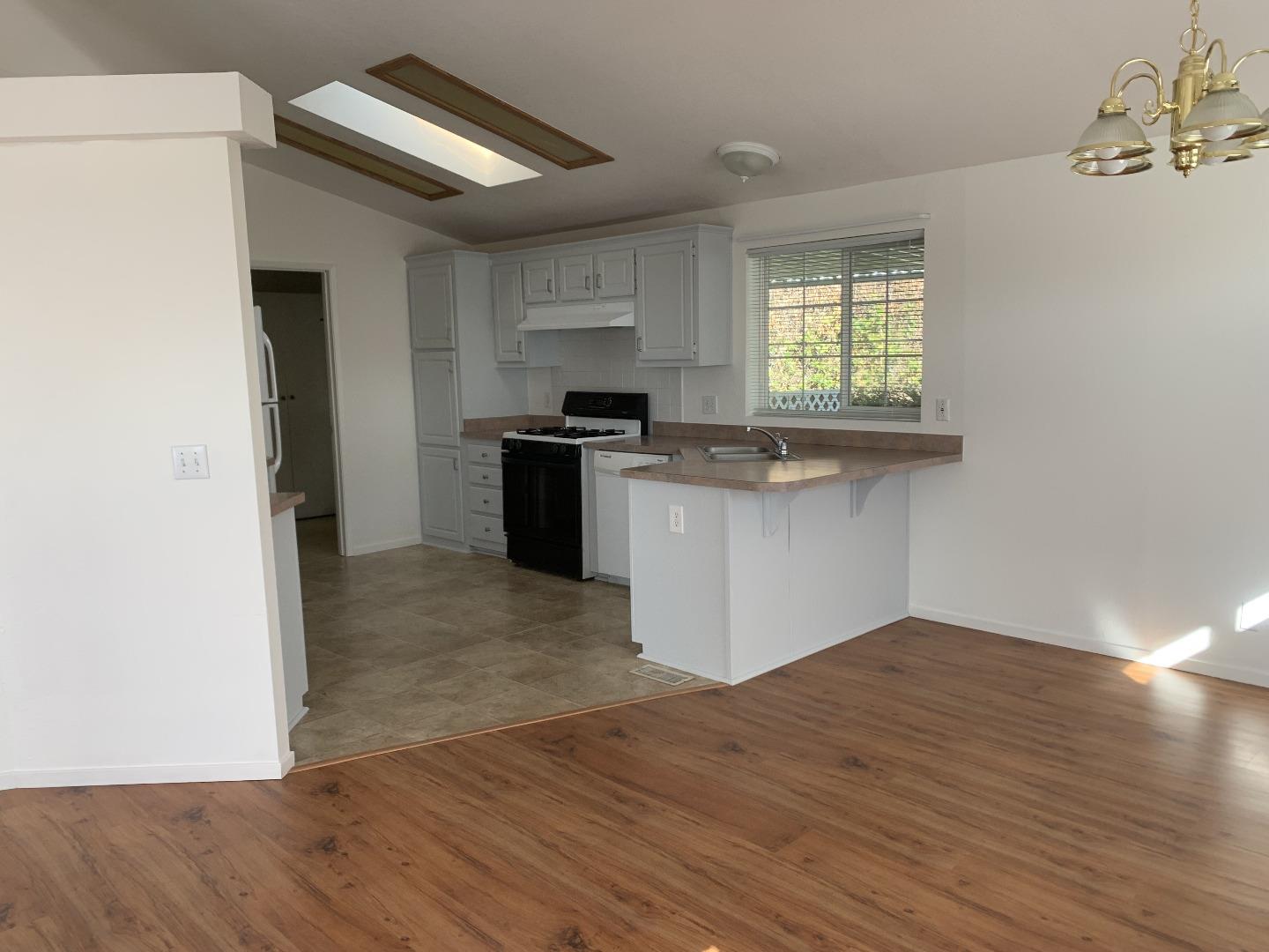 Detail Gallery Image 5 of 19 For 270 Hames Rd #7,  Watsonville,  CA 95076 - 2 Beds | 2 Baths