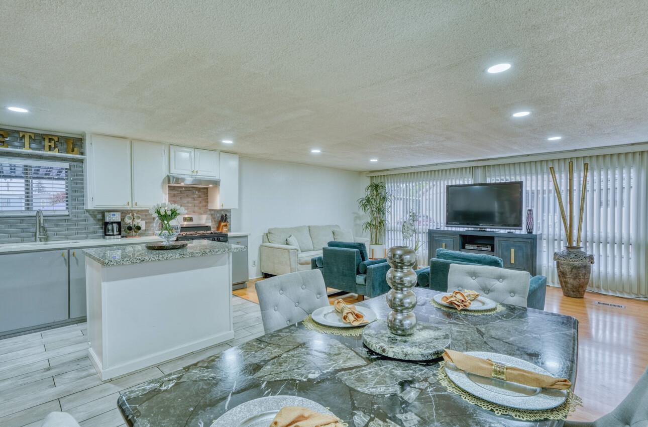 Detail Gallery Image 12 of 31 For 1117 Baldwin St #27,  Salinas,  CA 93906 - 2 Beds | 2 Baths