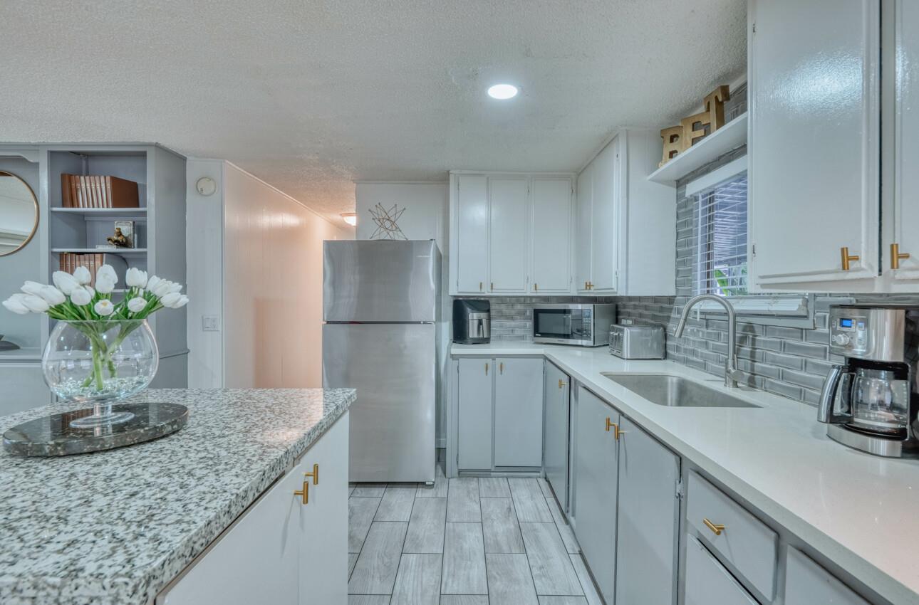 Detail Gallery Image 15 of 31 For 1117 Baldwin St #27,  Salinas,  CA 93906 - 2 Beds | 2 Baths