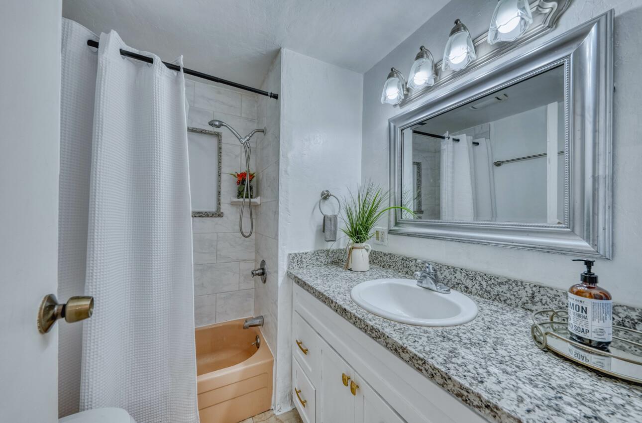 Detail Gallery Image 27 of 31 For 1117 Baldwin St #27,  Salinas,  CA 93906 - 2 Beds | 2 Baths