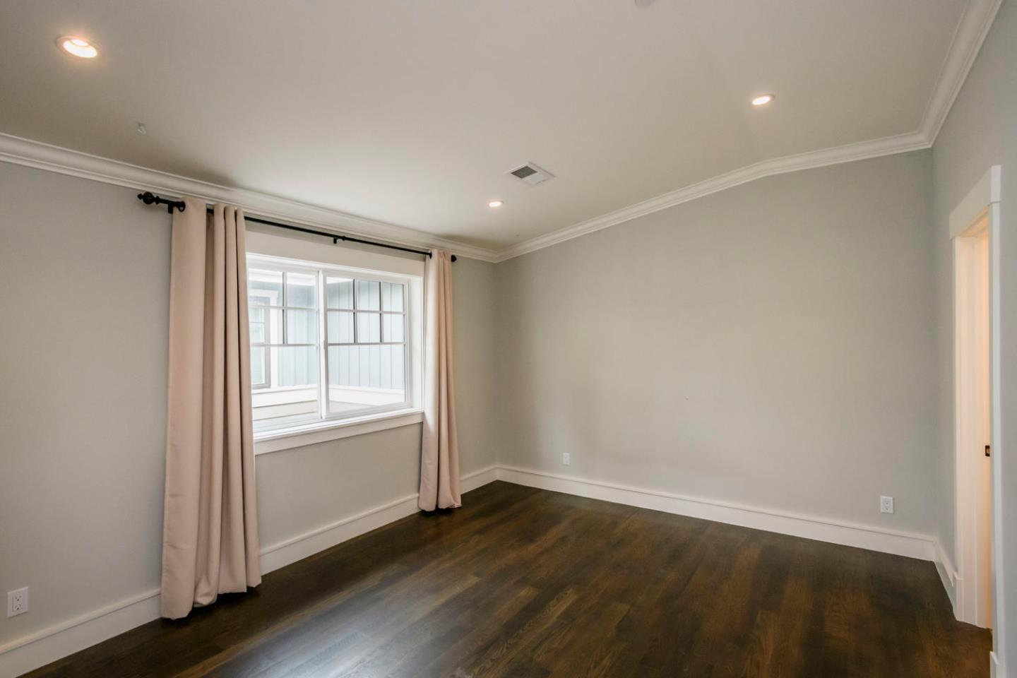 Detail Gallery Image 15 of 22 For 904 Bayswater Ave #3,  Burlingame,  CA 94010 - 2 Beds | 2/1 Baths