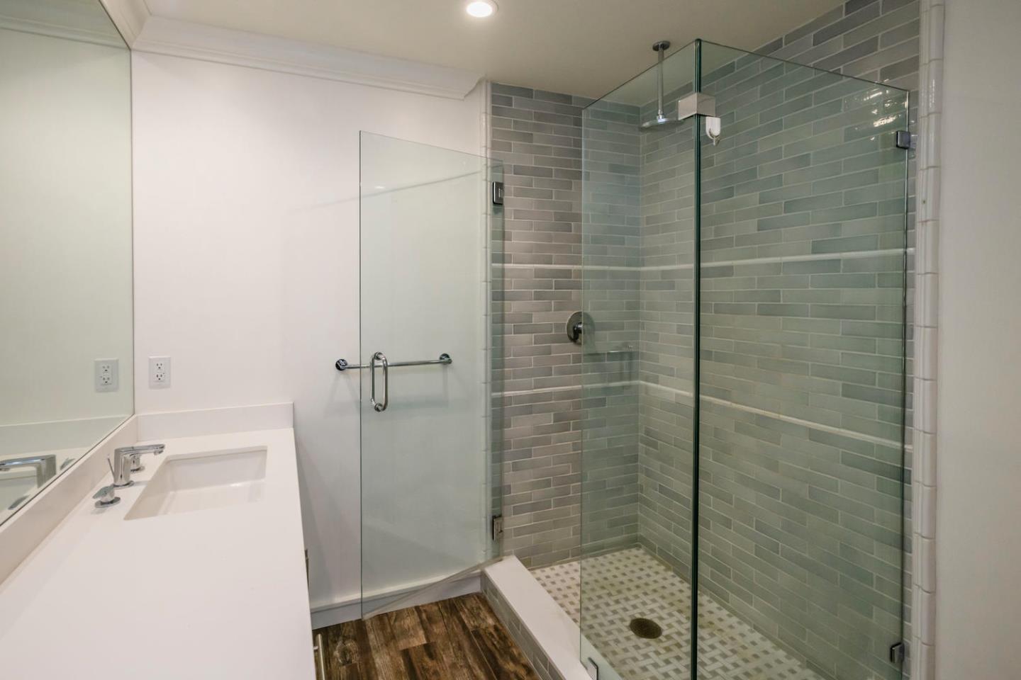 Detail Gallery Image 18 of 22 For 904 Bayswater Ave #3,  Burlingame,  CA 94010 - 2 Beds | 2/1 Baths