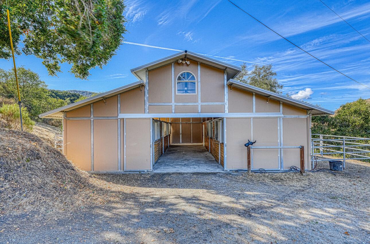 Detail Gallery Image 4 of 74 For 28837 Underwood Rd, Corral De Tierra,  CA 93908 - 5 Beds | 4 Baths