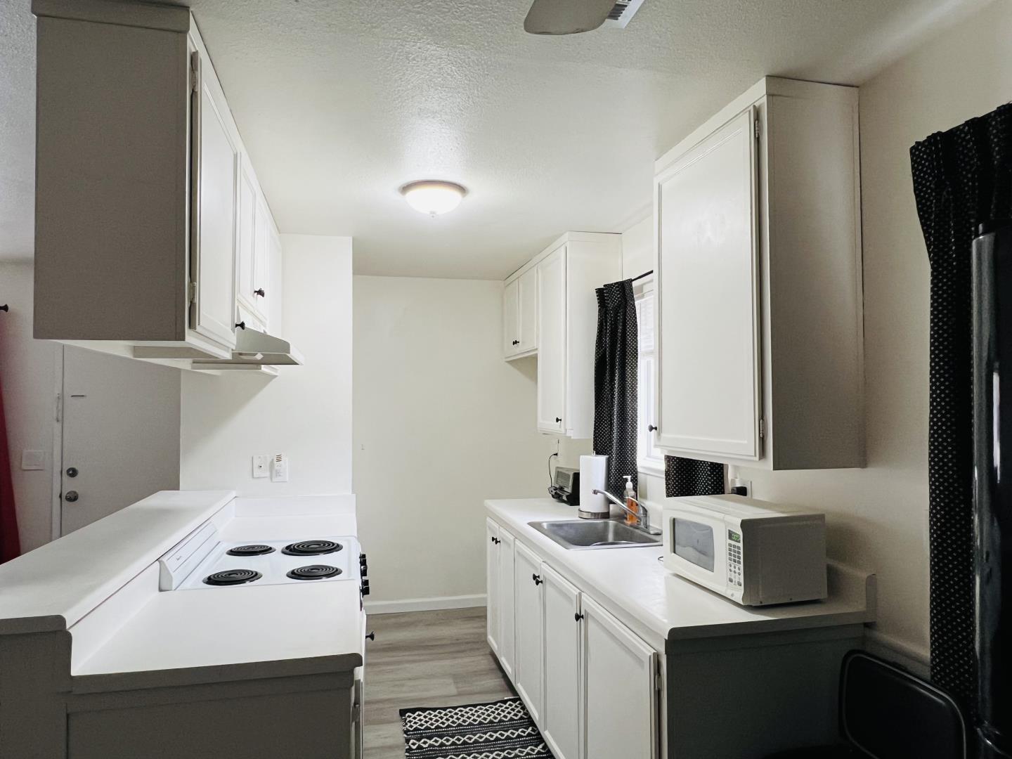 Detail Gallery Image 3 of 6 For 813 N Capitol Ave #4,  San Jose,  CA 95133 - 2 Beds | 1 Baths