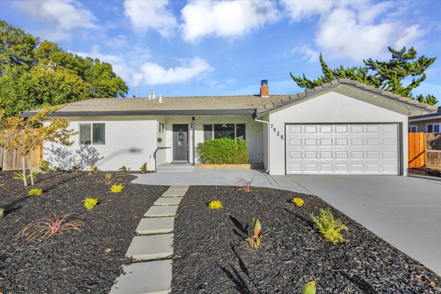 Detail Gallery Image 1 of 25 For 7525 Ashford Way, Dublin,  CA 94568 - 3 Beds | 1/1 Baths