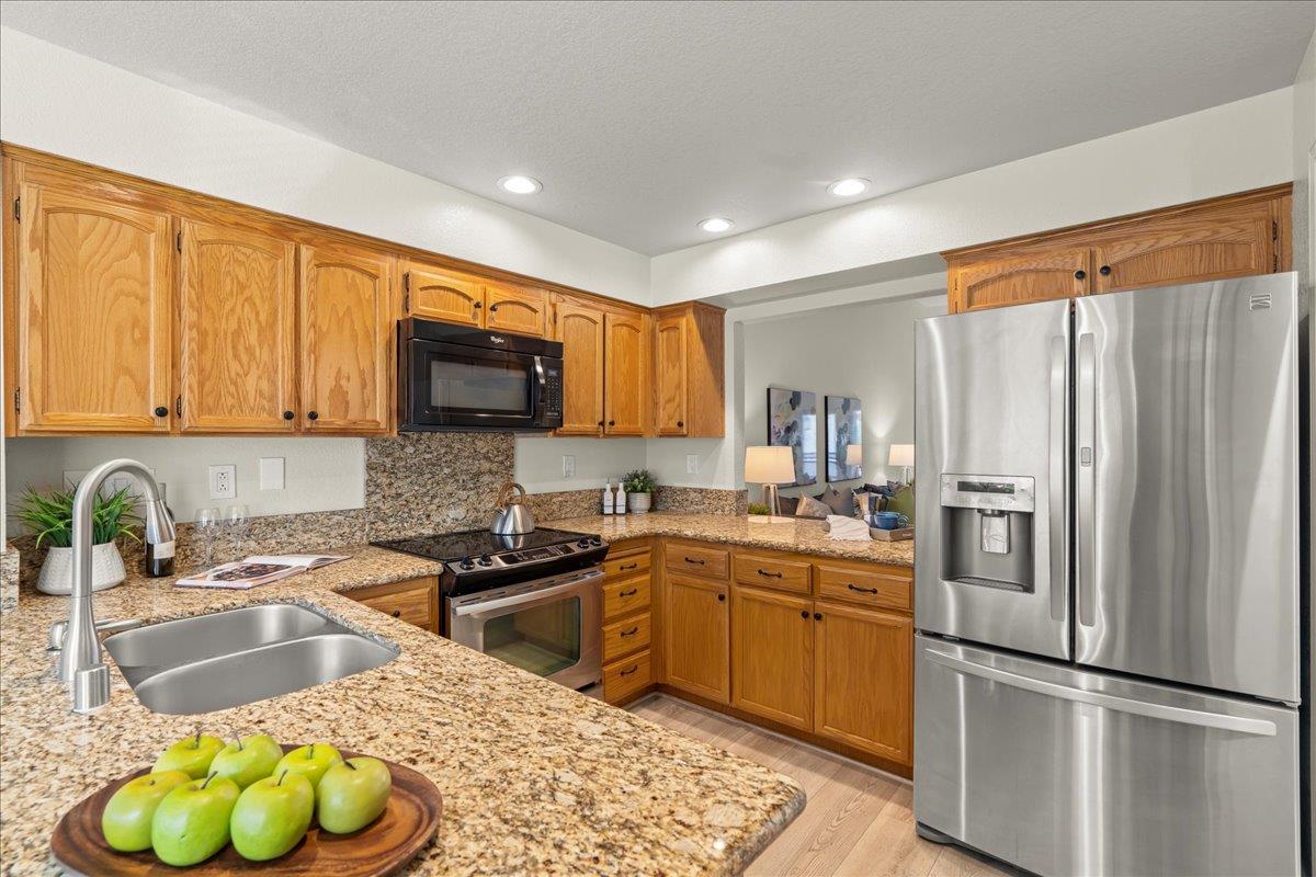 Detail Gallery Image 17 of 38 For 7677 Helmsdale Dr, San Jose,  CA 95135 - 2 Beds | 2 Baths